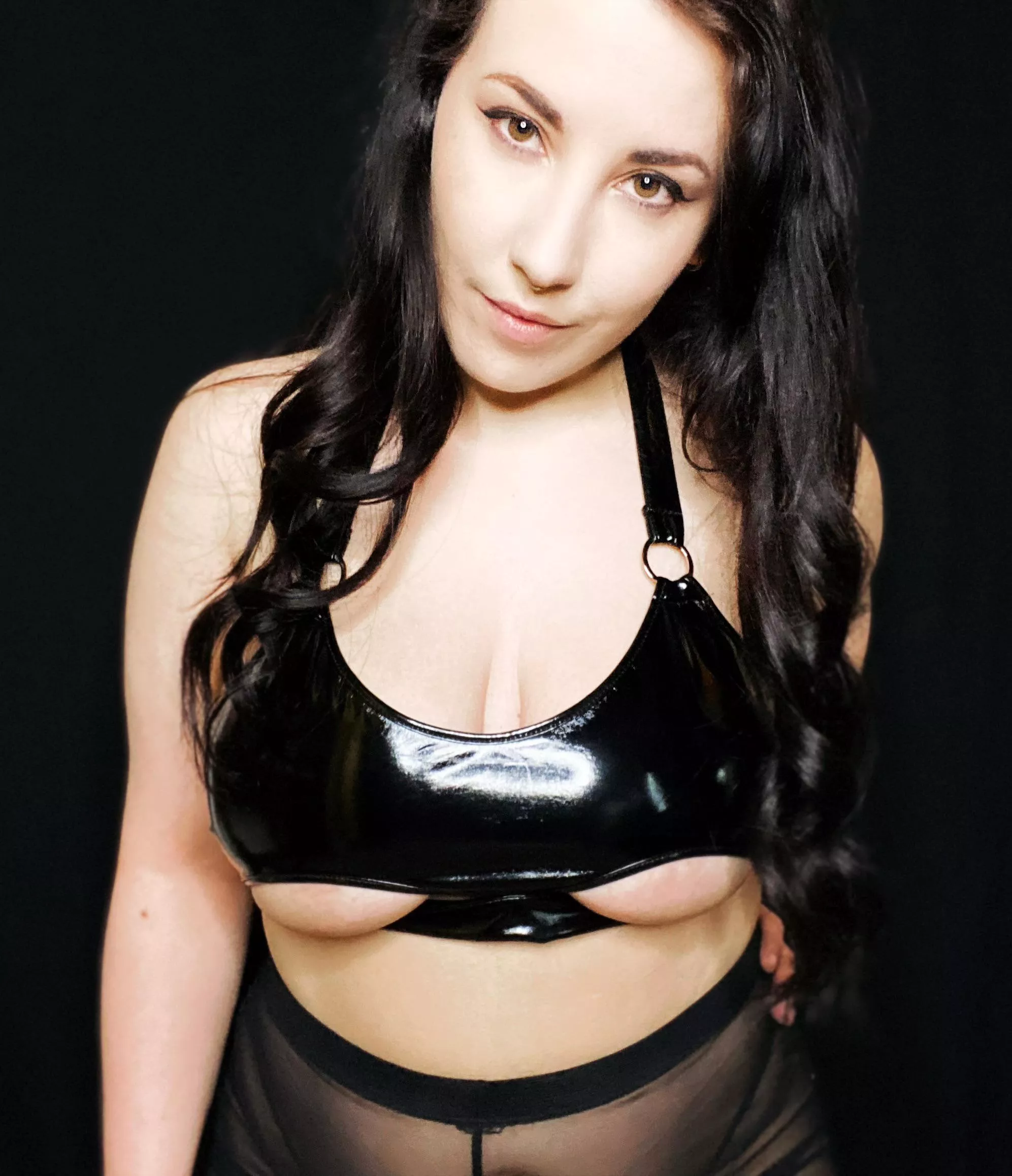 Forever making it harder for you to say no to me 😉🖤