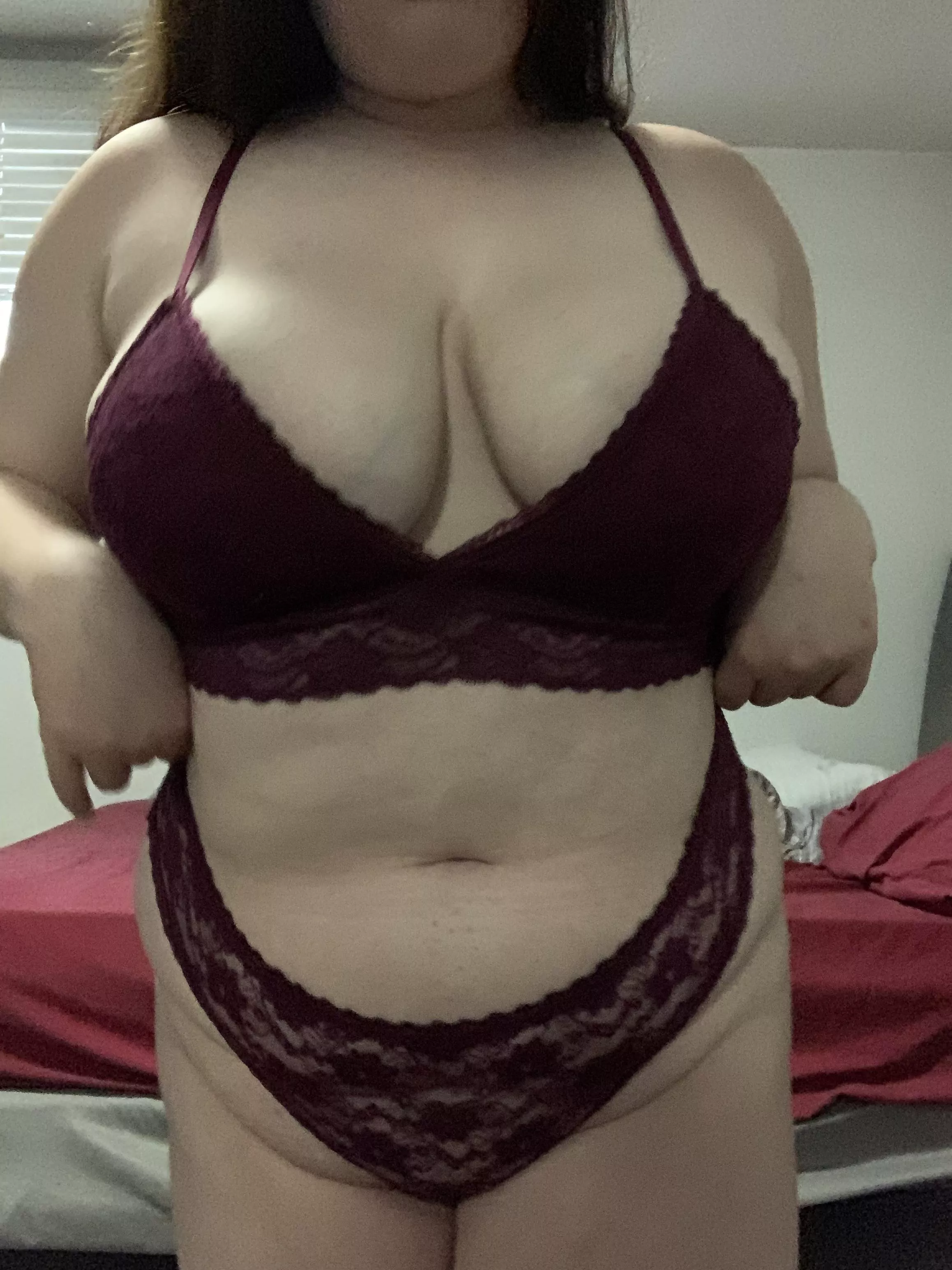 [F]orget those monday blues babe ?
