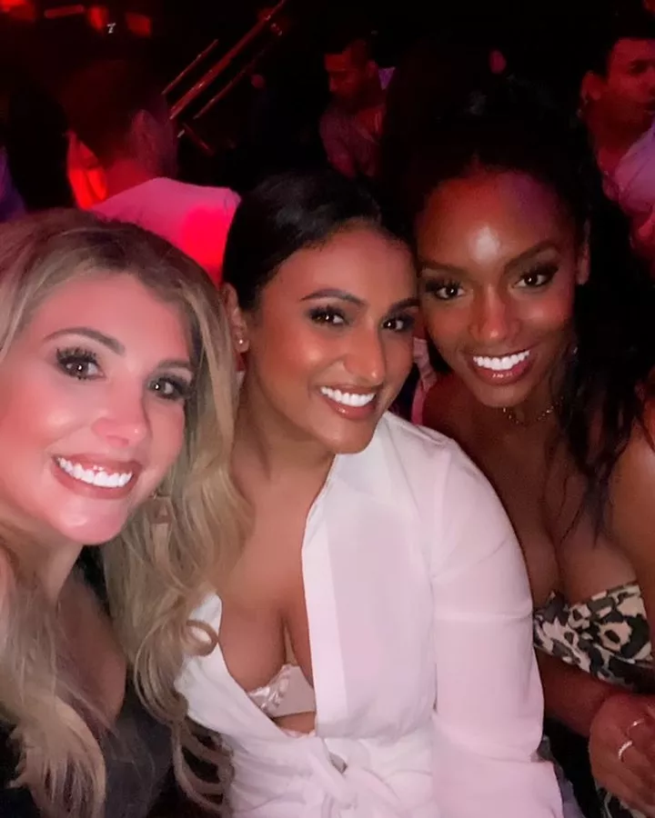 Former Miss America Nina Davuluri Showing Her Cleavage At The Club Nudes IndianBabes NUDE