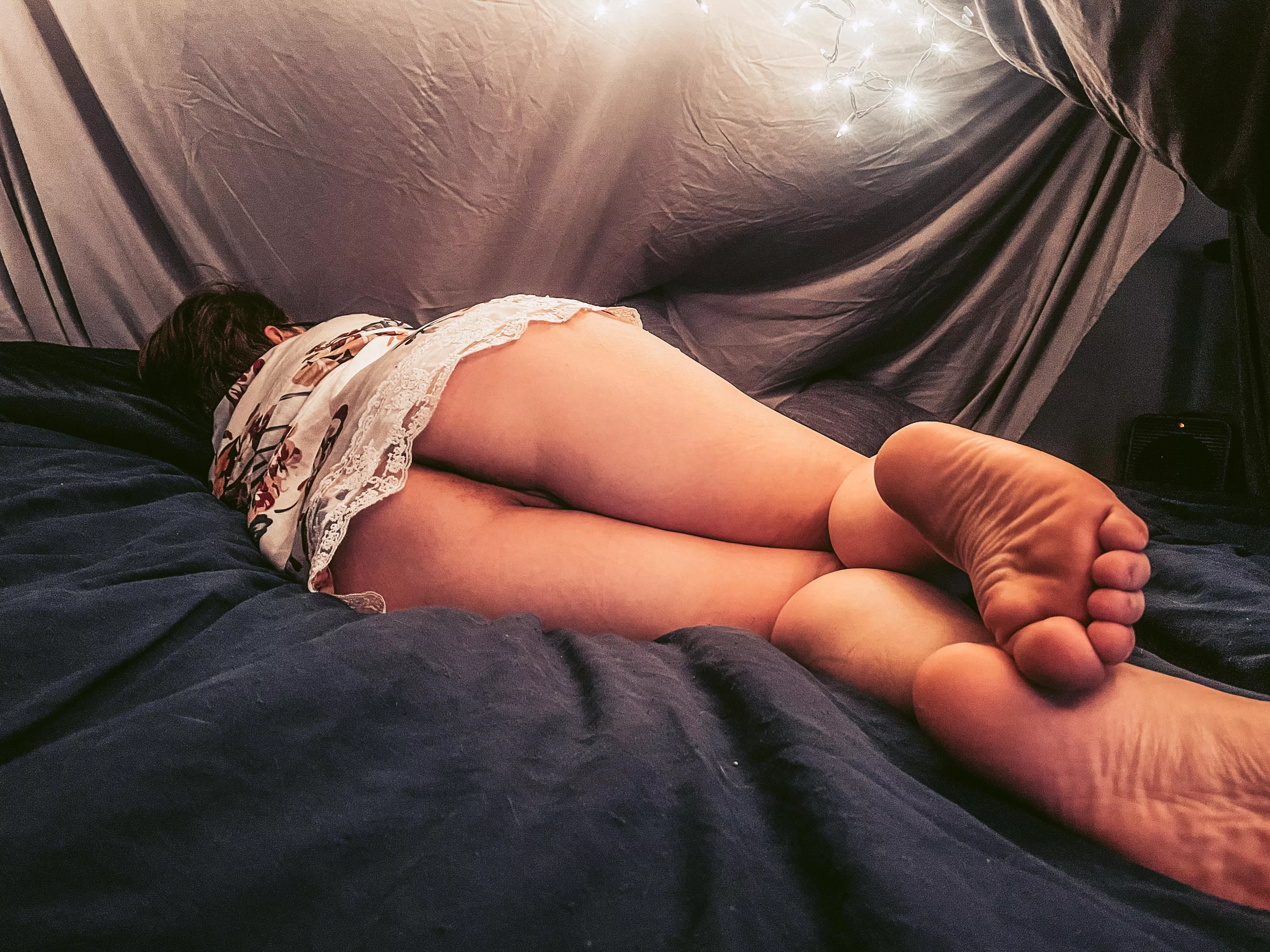 Forts are perfect for a snugglefuck 😈 [f]