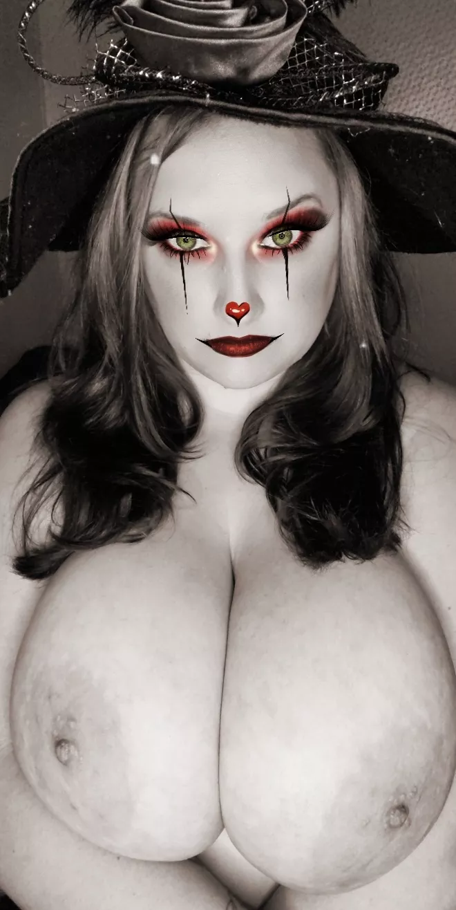 Freaky Friday! 🖤❤🖤 Freaky Friday! 🖤❤🖤