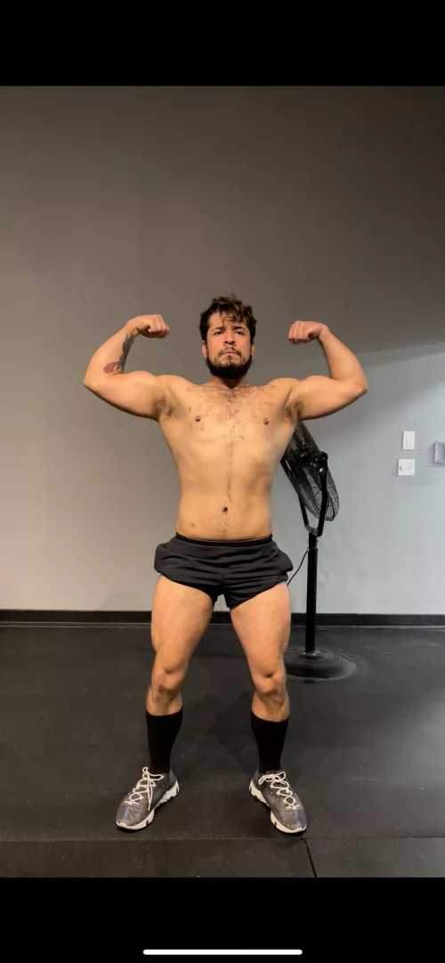 Free muscle bear hugs 🧸