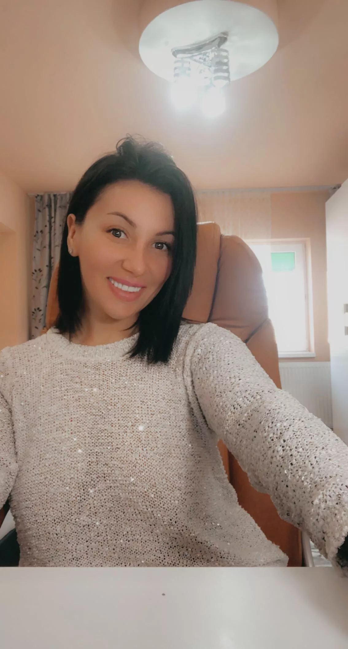 Free Page!Full time teacher! When i'm not teaching...i'm doing dirty stuff I love Custom videos Calls 🧸Toys and much more.