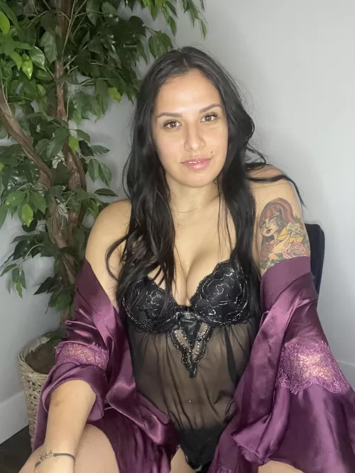 Free sub for my first month 💋 I absolute love to chat and hear about your day 🥰 live updates on my daily shopping, pampering and playing habits 😈😘