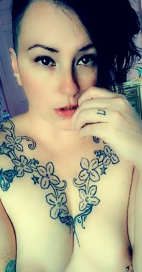 Free written dick rate from your favorite milfie🍆~NO PPV~full length vids for subs multiple times weekly~customs~fetish content available~come play! 👿 Free written dick rate from your favorite milfie🍆~NO PPV~full length vids for subs multiple times weekly~customs~fetish content available~come play! 👿