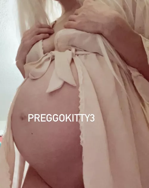 Fresh out the bath and still freshly shaved at 30 weeks 💦