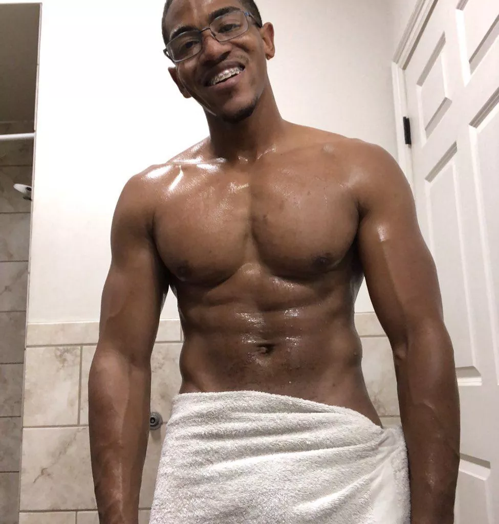 Fresh out the shower…anyone play the switch? 👀