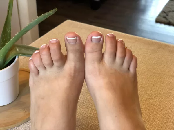 Fresh pedi for the piggies! ๐