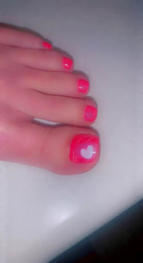 Fresh toes for vday