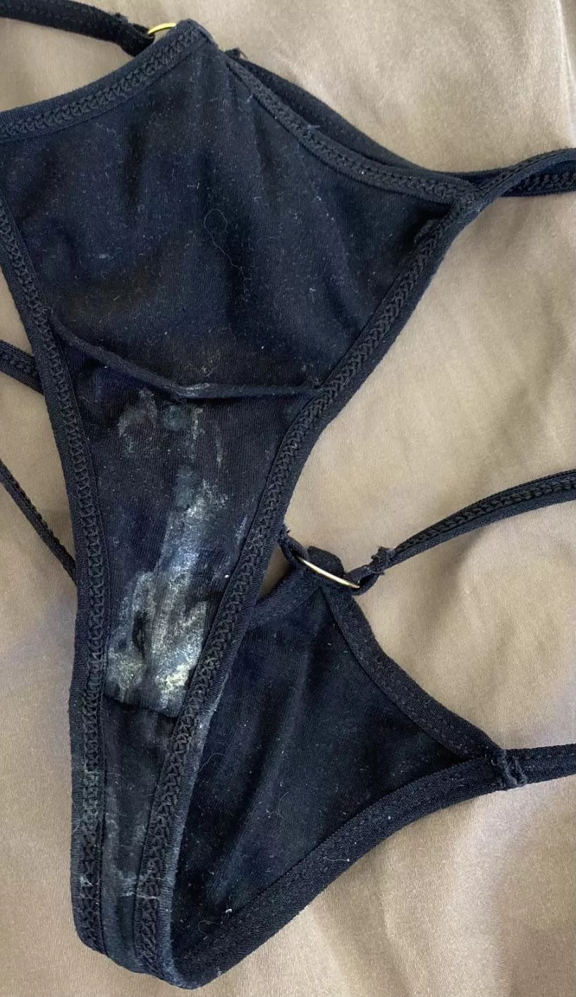 [f]riday is starting with my dirty thongs 🖤