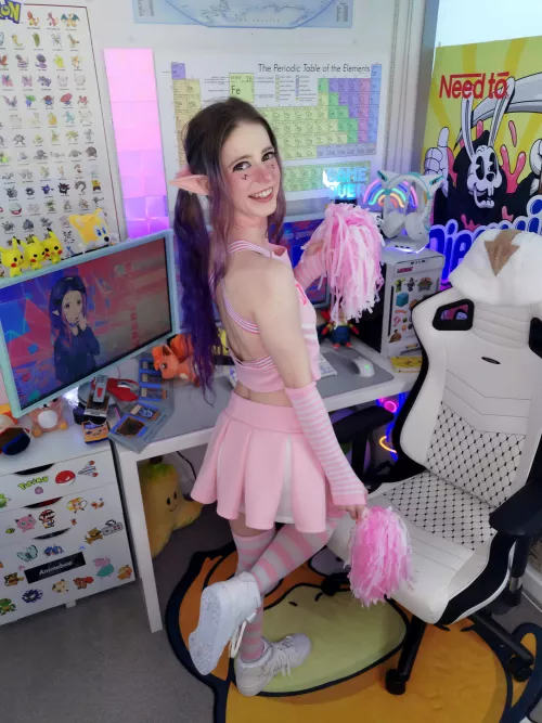 friendly neighbourhood elf cheerleader egirl 😊✨
