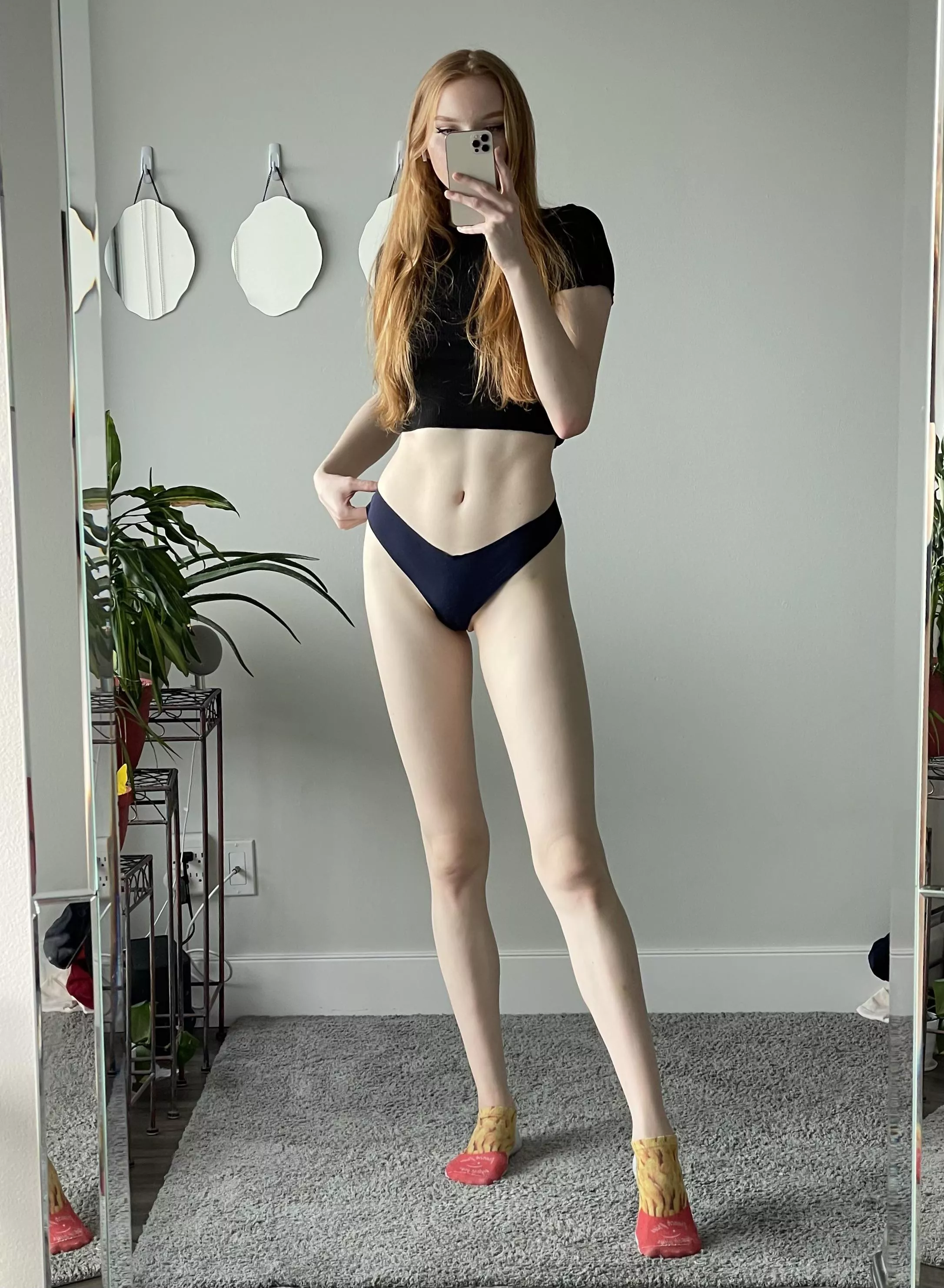 [F]riendly neighbourhood giraffe 🦒