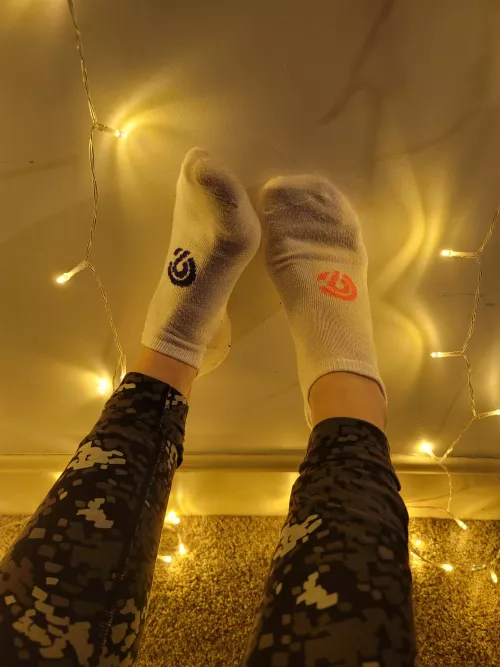 From last night, also for sale. I'm running low on socks and stuff. Hit my wishlist for more styles. DM me for details. You won't regret it 😉😉😉😉