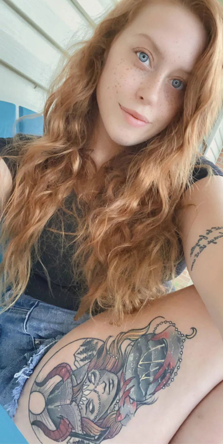 front porch chillin ?