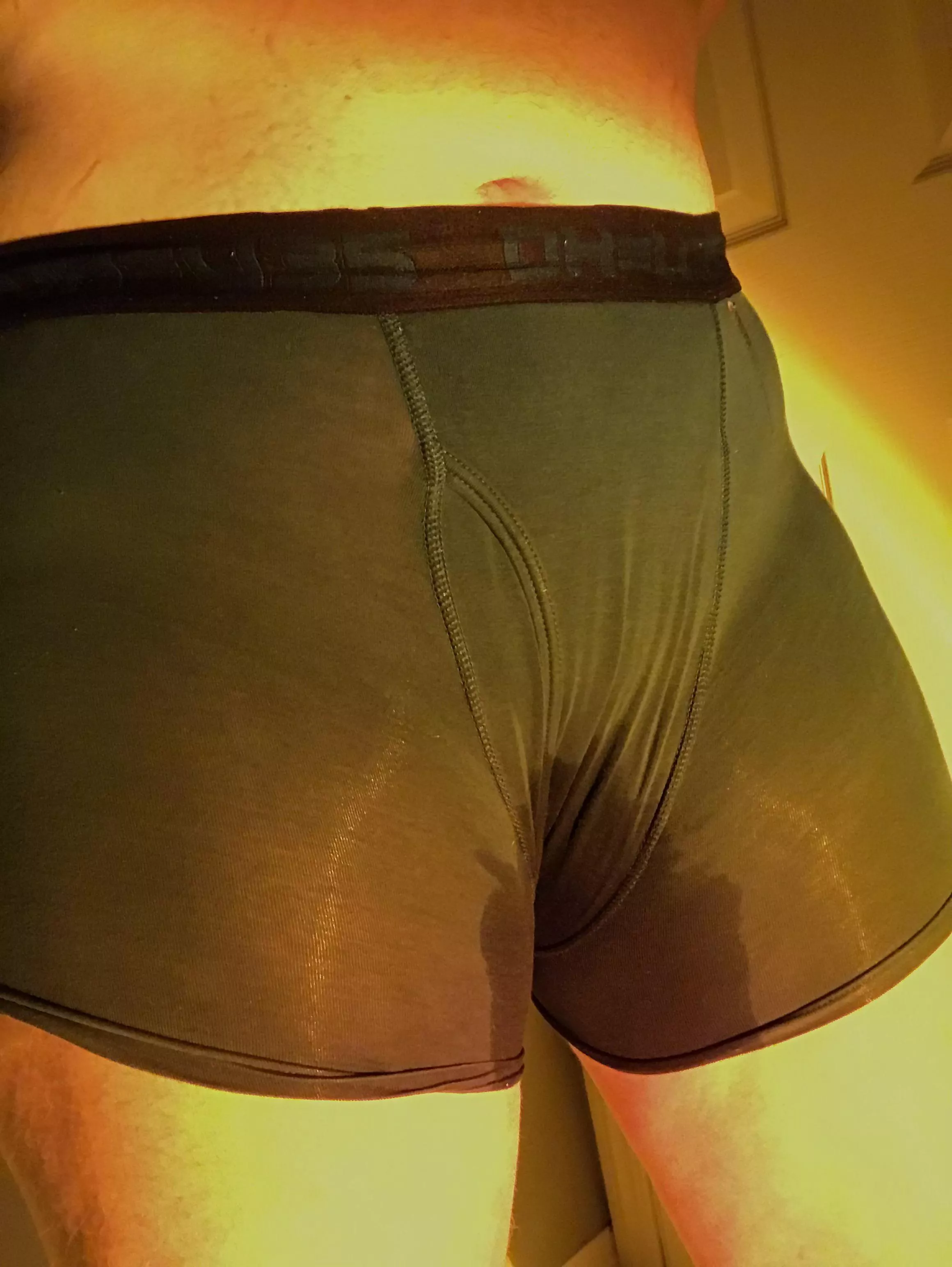 Ftm (he/him) ddlb 🥺 I made a mess and need a Dom to help clean it up 👉🏻👈🏻 sorry daddy