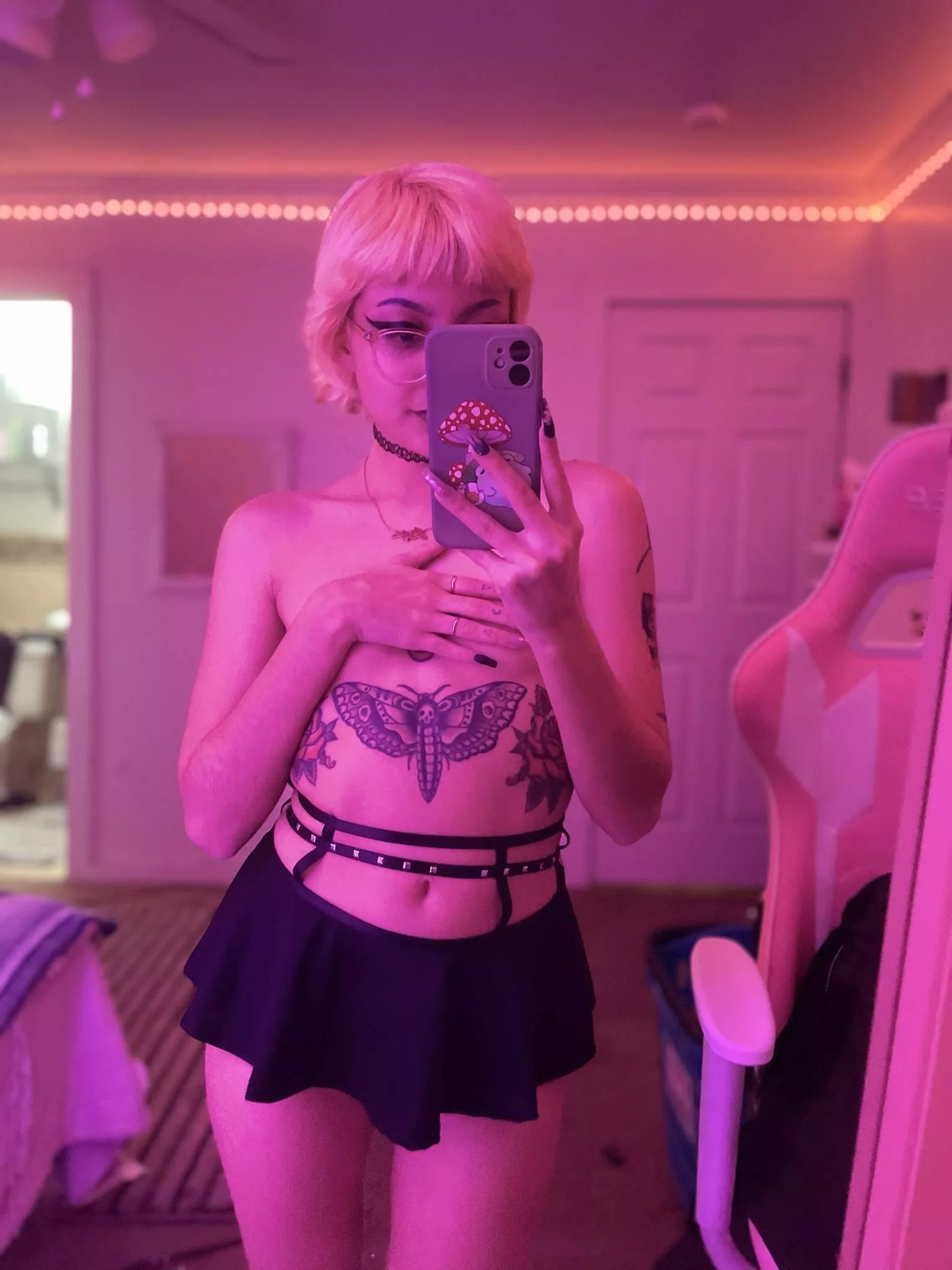 Fuck around and find out 💸 (22F)