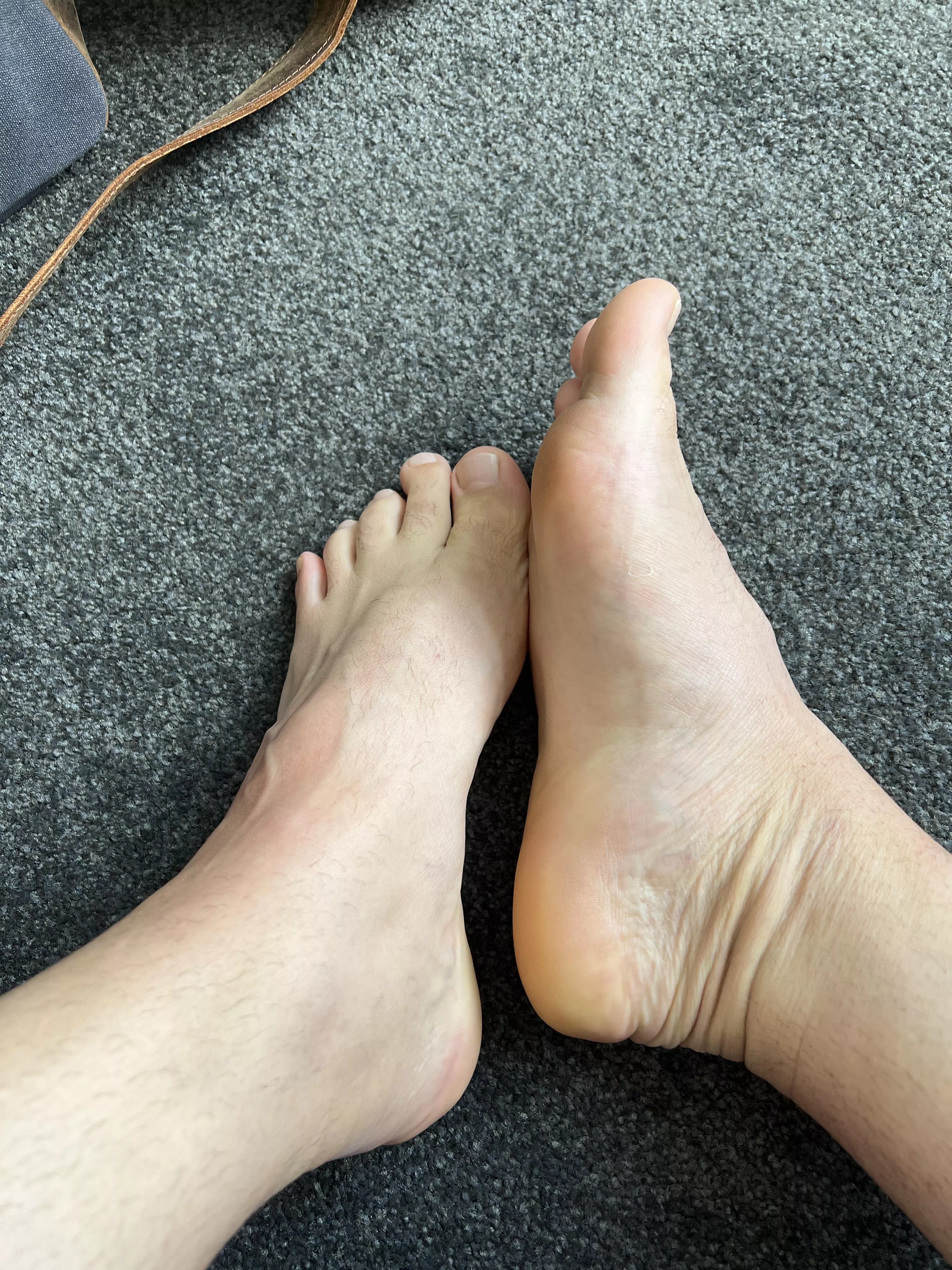 Fuck my feet with your big 🍆