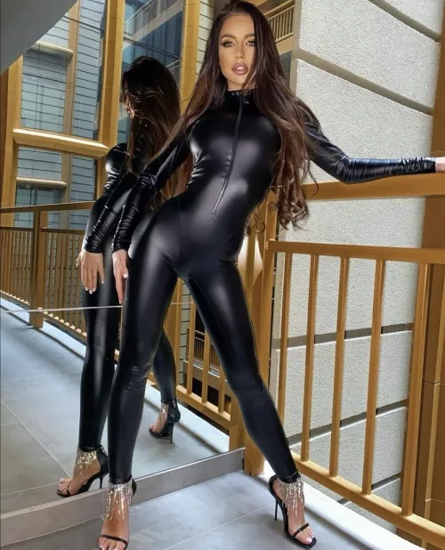 Full body black