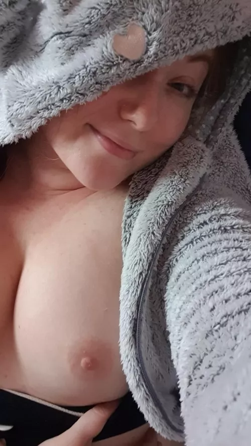 Fun fact, I actually have 2 eyes and 2 boobs IRL Fun fact, I actually have 2 eyes and 2 boobs IRL