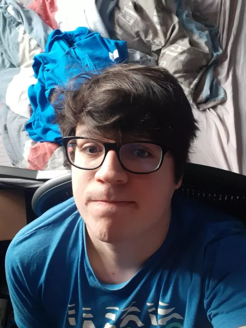 Fuuuck me im so bored. Also its my bday tomorrow. Yay