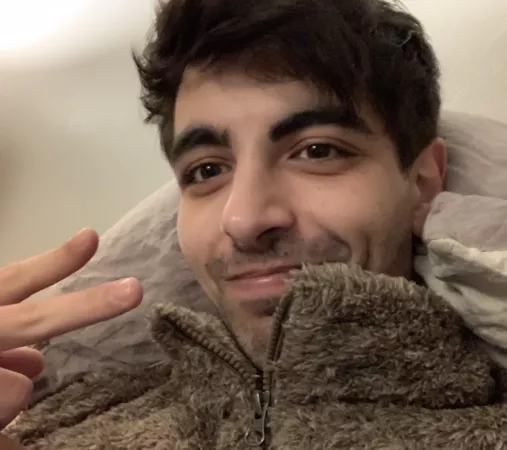 Gang gang on the the first official fleece anointed by the first breeze from anticipated fall winds~ happy almost sweater weather my guys ๐ Gang gang on the the first official fleece anointed by the first breeze from anticipated fall winds~ happy almost sweater weather my guys ๐