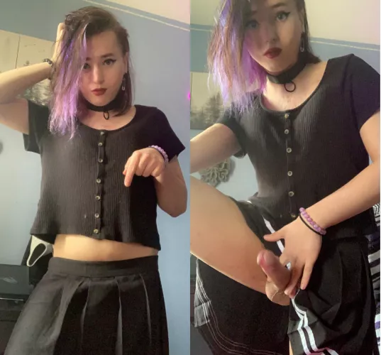 Get down on your knees and worship me 👉🏻👈🏻