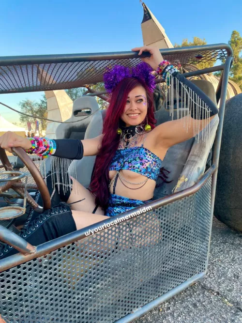 Get in, we’re going raving