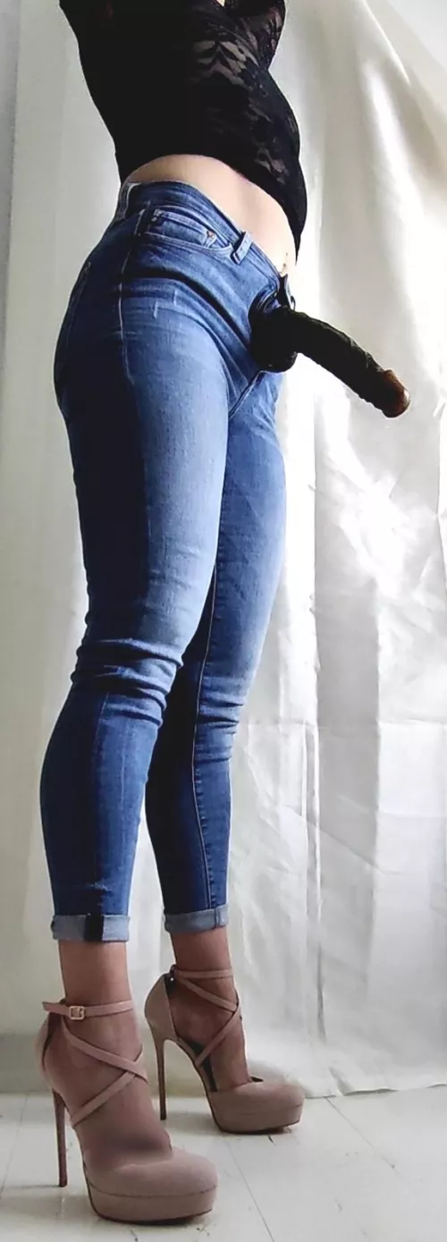 Get on your knees bitch!😈