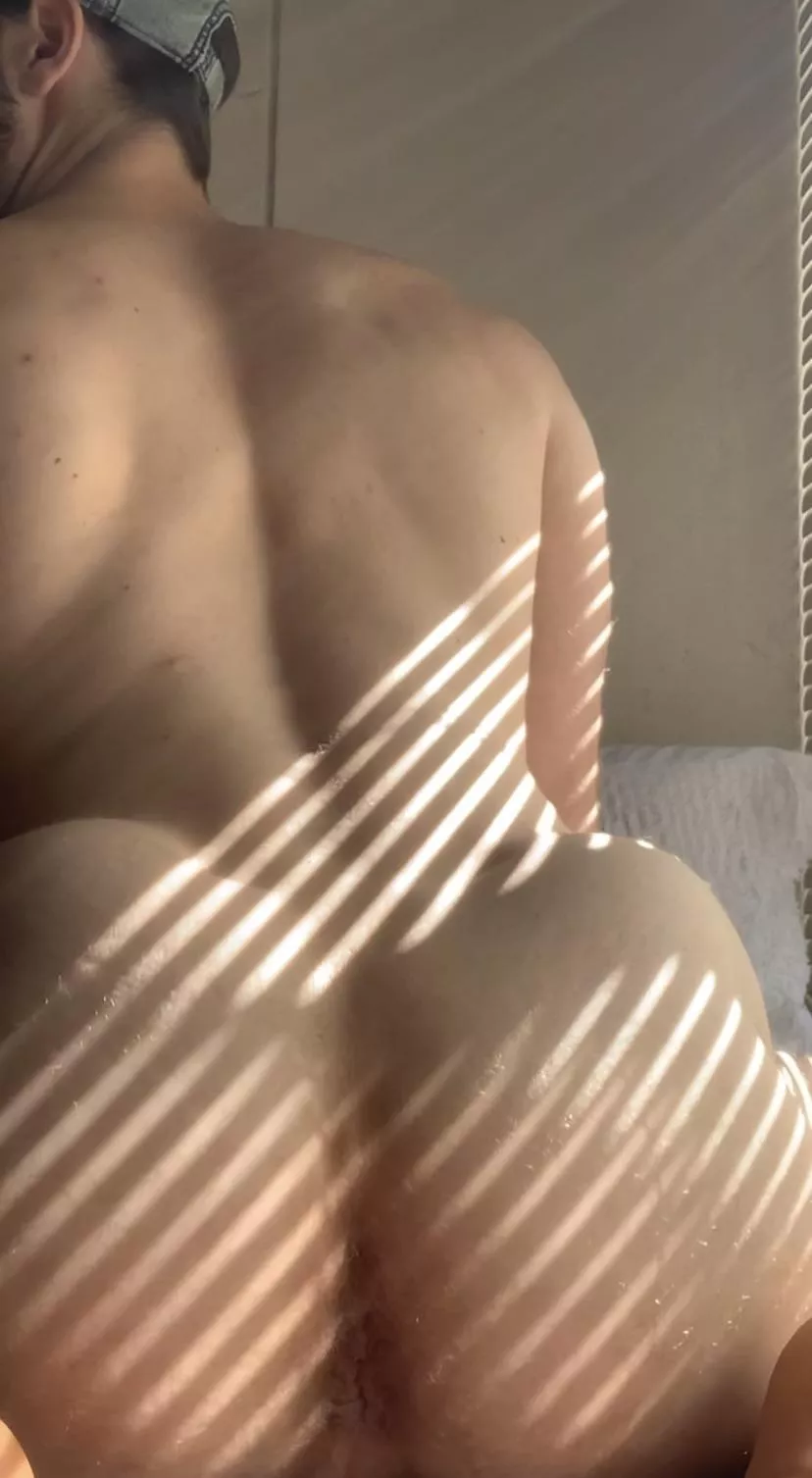 Get your face in this pussy