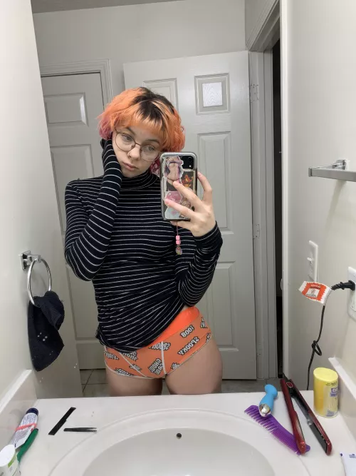 Gettin ready for work ;-;