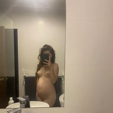 Getting bigger by the dayπ€ͺ (F19) watch me grow π link in comments