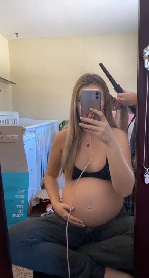 Getting my hair done for maternity pics today🥰