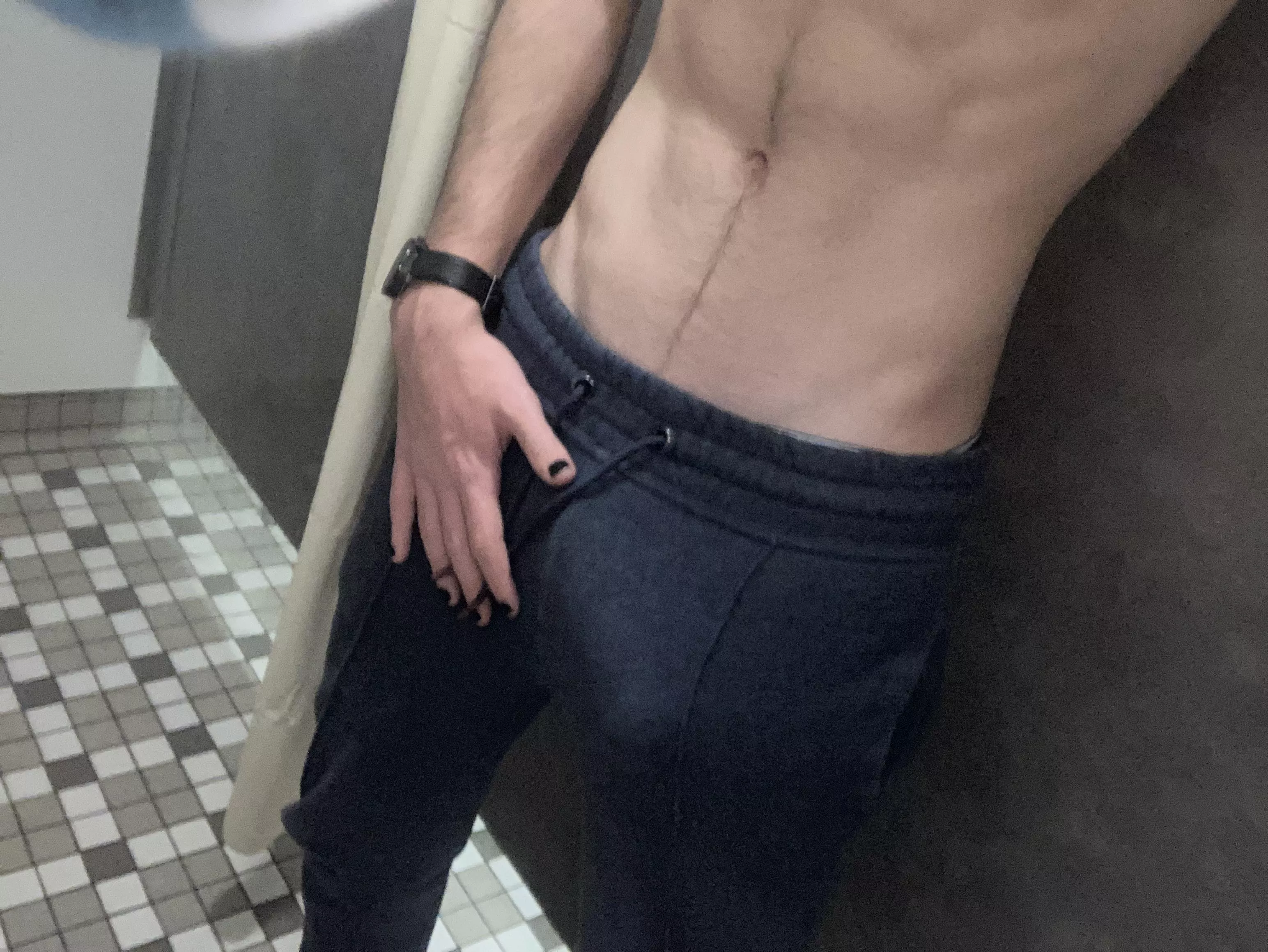 Getting ready for my shower 😏