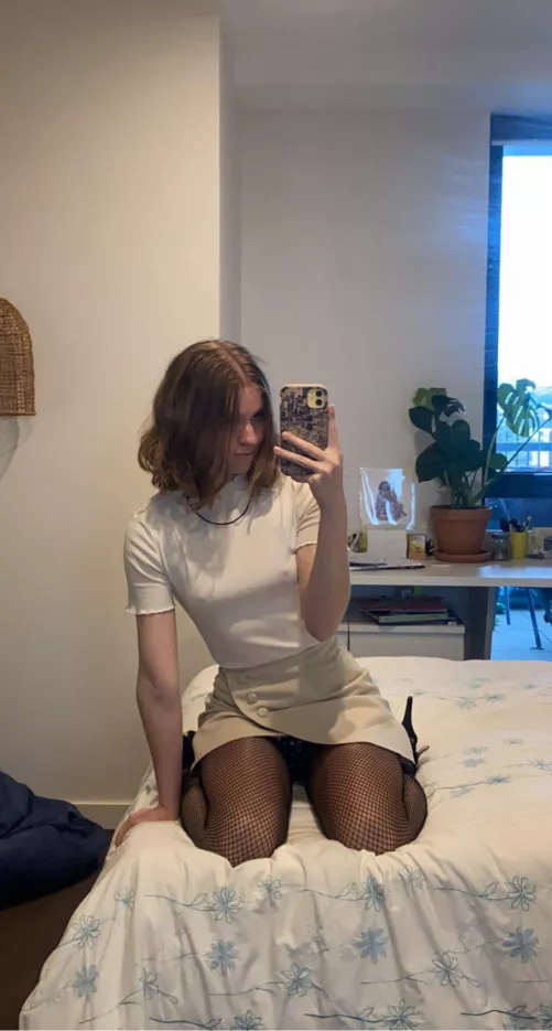 getting ready to go out, wanna have some fun first?? π₯°