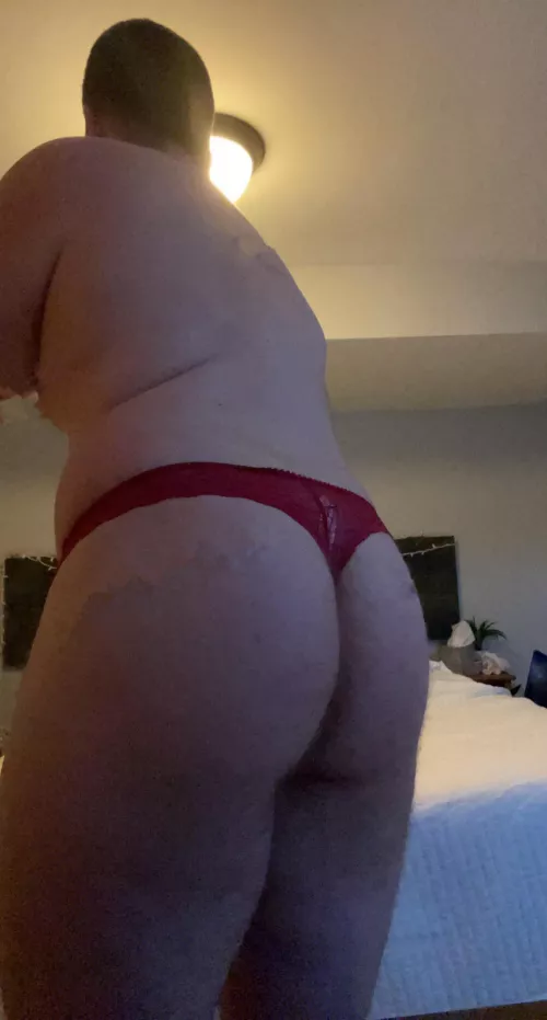 (GF) 21. I wanna know what wedgies y’all would give my nerdy bf?