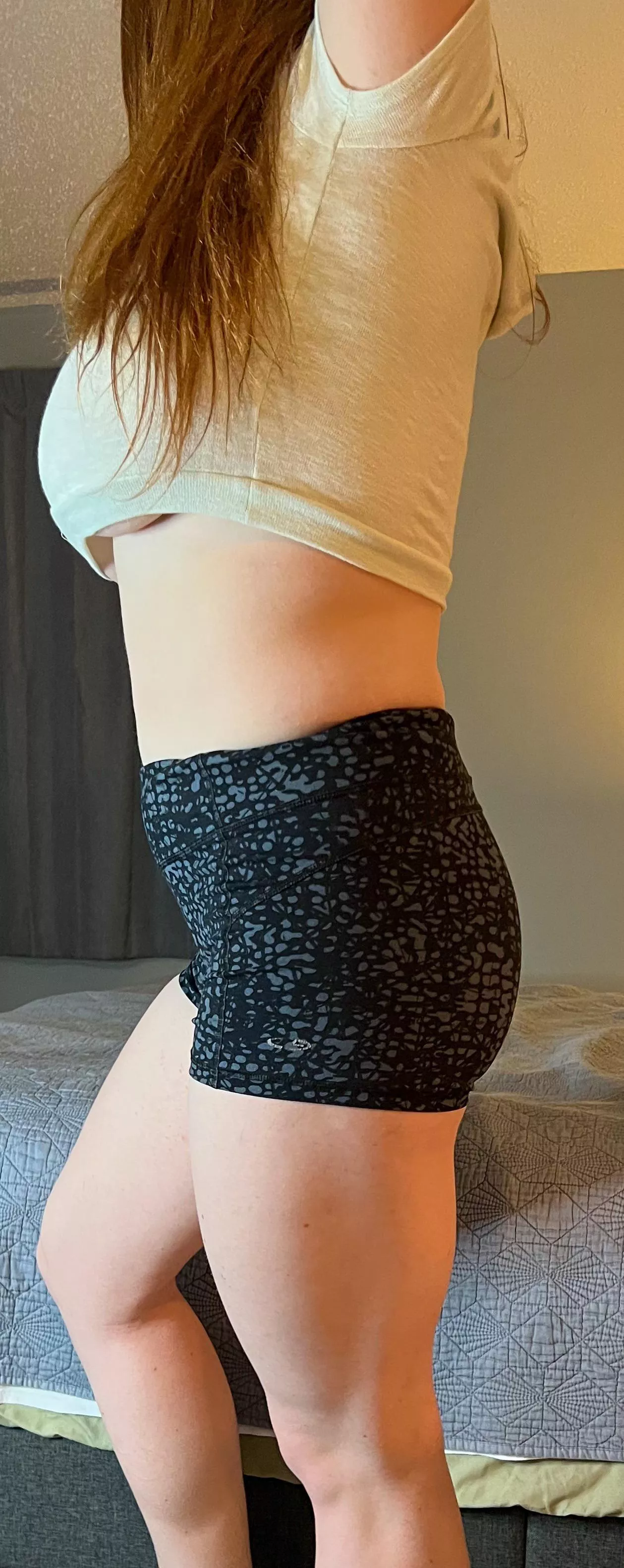 Giant boobs + crop top = underboob