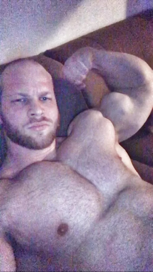 Giant In Bed Giant In Bed