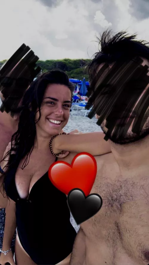 girlfriend seems happy while with her friends with benefits on vacation girlfriend seems happy while with her friends with benefits on vacation