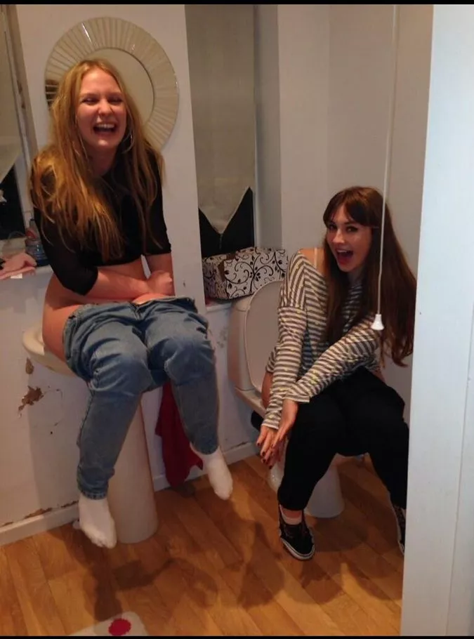 Girls together Girls together