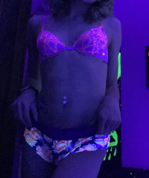 Give me a ⬆️ if I lit up your night 🌟