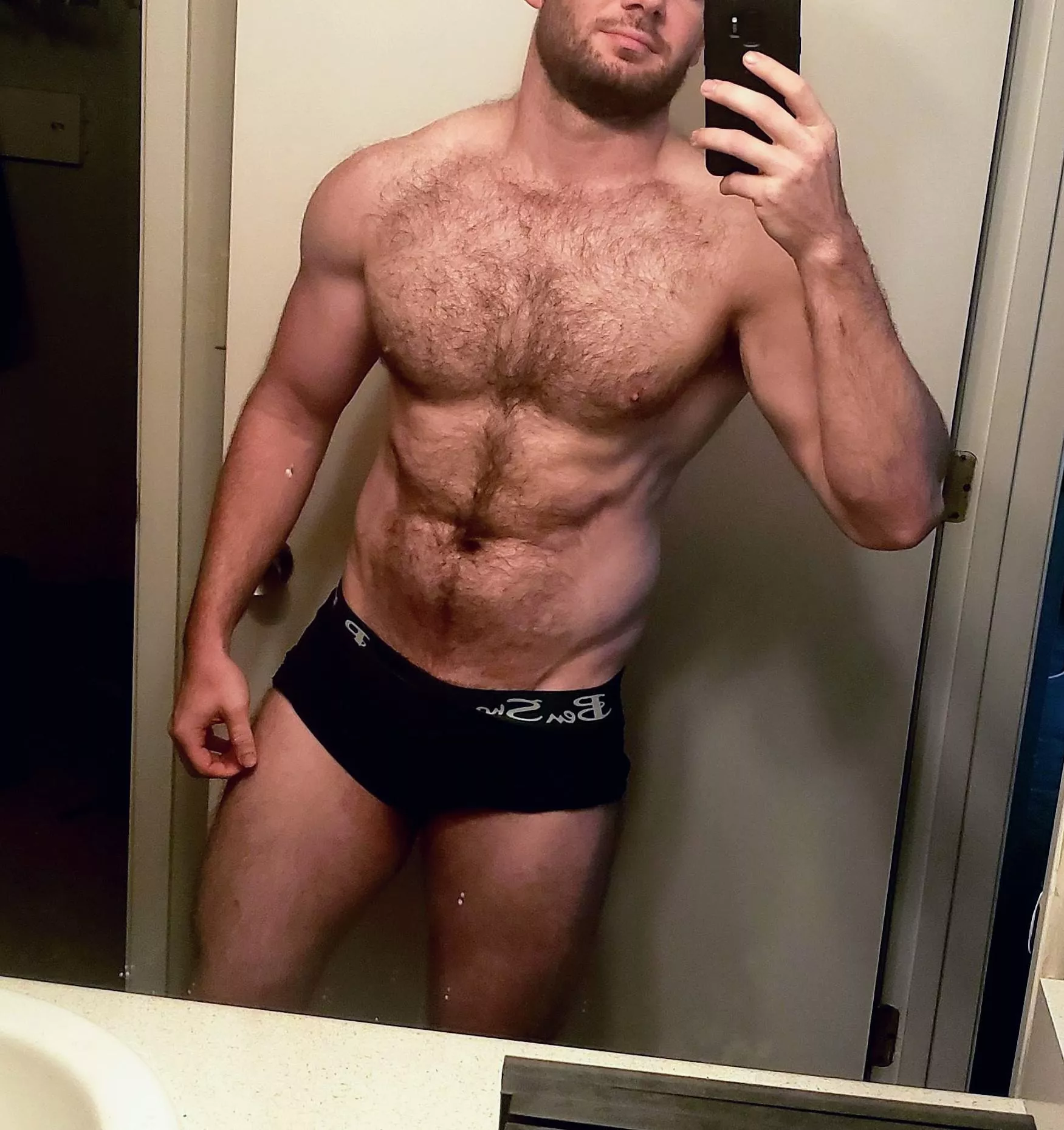 Give me a reason to stay in bed all day 😘