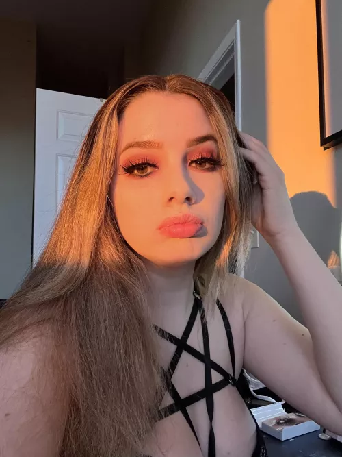 give me attention pls give me attention pls