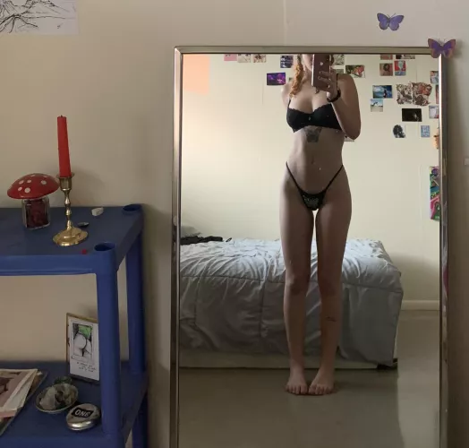 give me head pats and tell me i’m a good girl pls 🥺💦