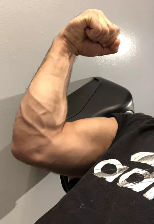 Give my forearm a squeeze? 😇 Give my forearm a squeeze? 😇
