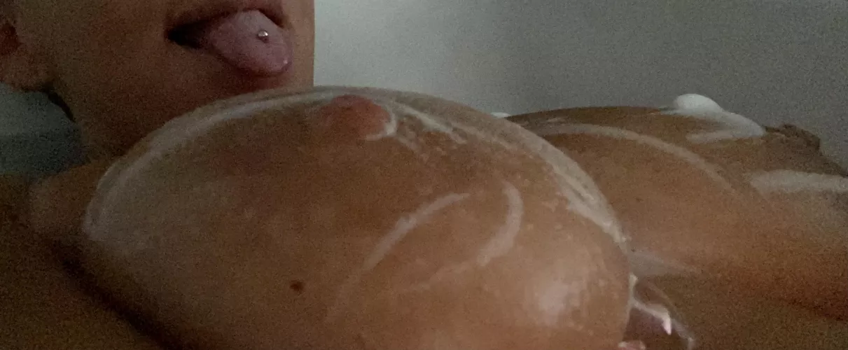 Give them a little lick!(f) Give them a little lick!(f)