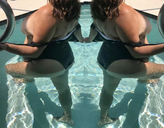 Giving the neighbors a show ??