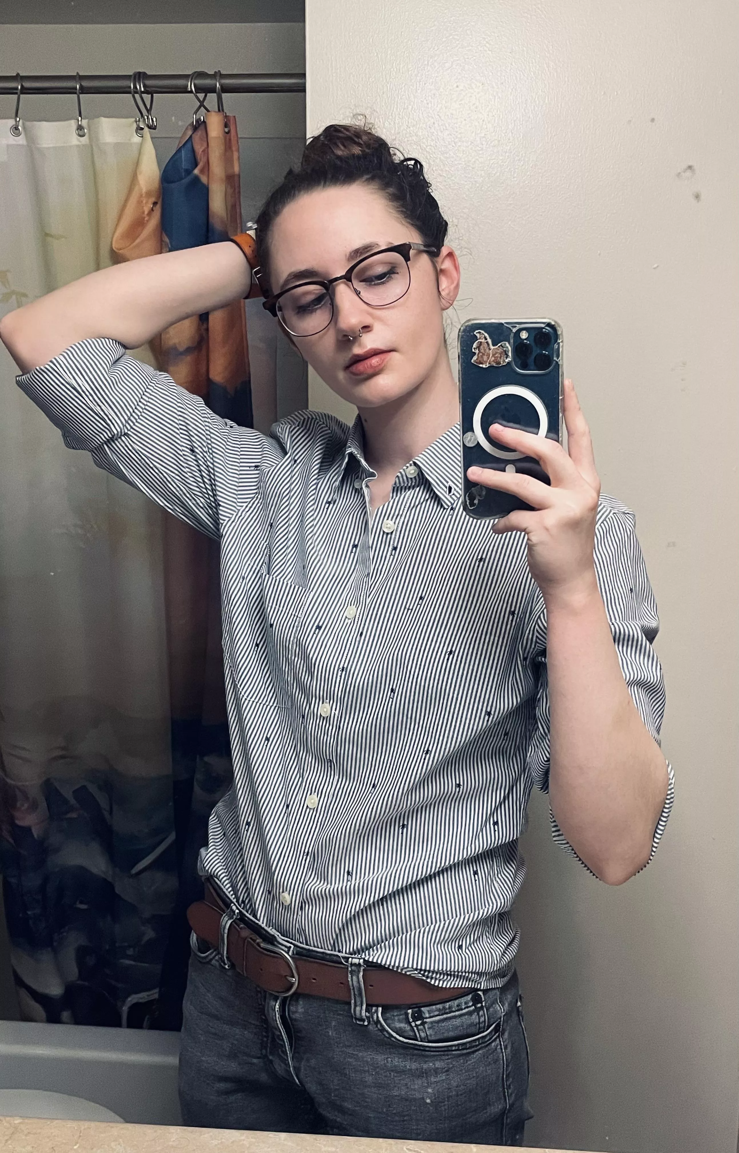 Glad fall is here so it’s cool enough to wear button downs again!