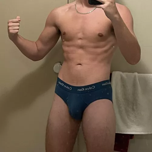 glad I switched back to briefs 💪