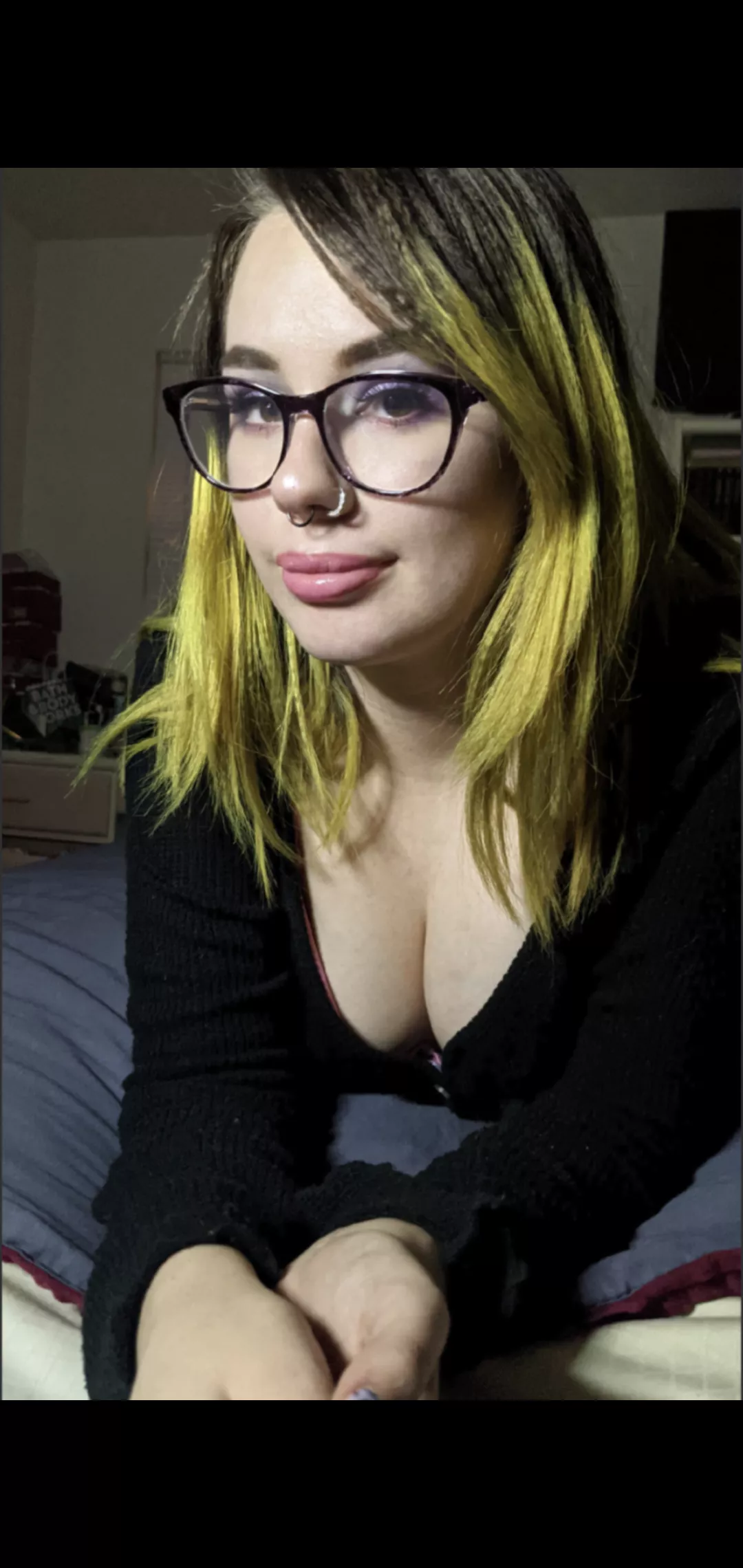 Glasses and a show ;) (OC)