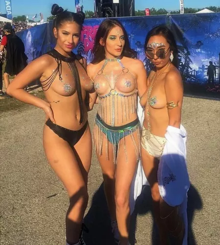 Glittery Tits Glittery Tits